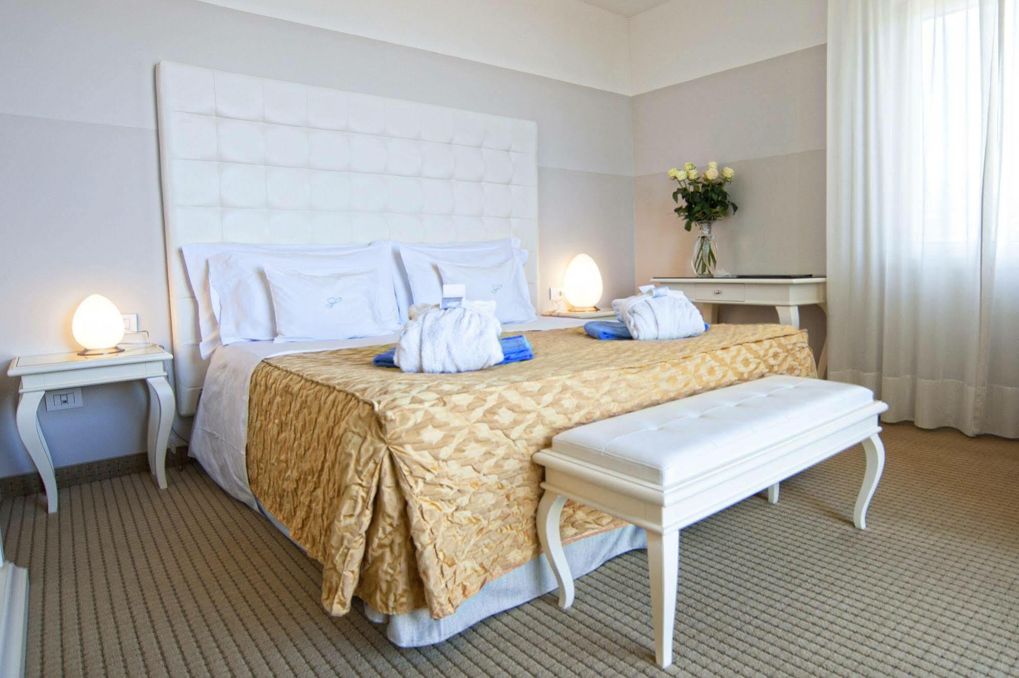 Palace Hotel San Pietro Bardolino Luaran gambar
